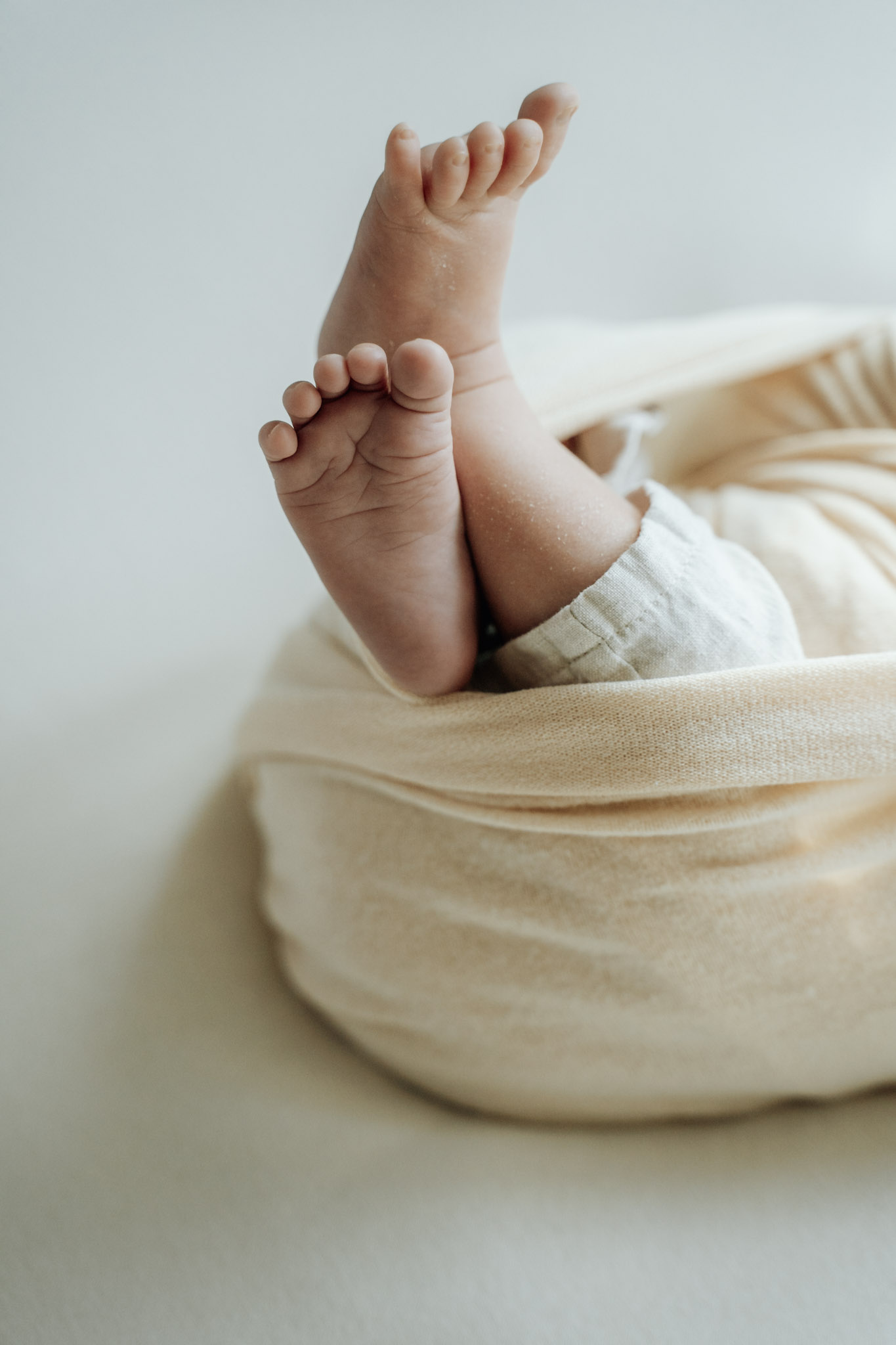 Neugeborenenfotografie Bielefeld – natürliche Babyfotos