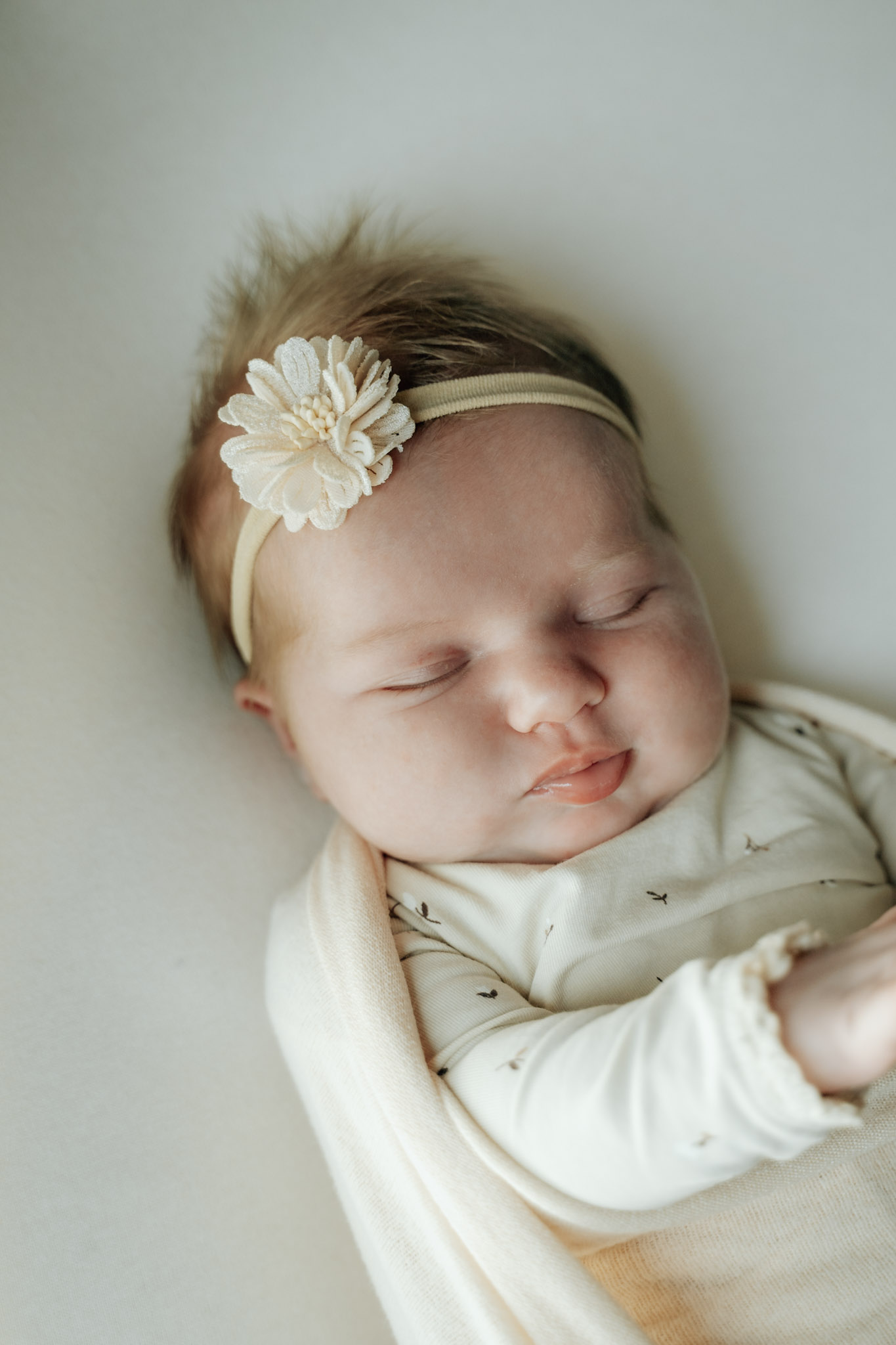 Neugeborenenfotografie Oelde – entspanntes Babyshooting