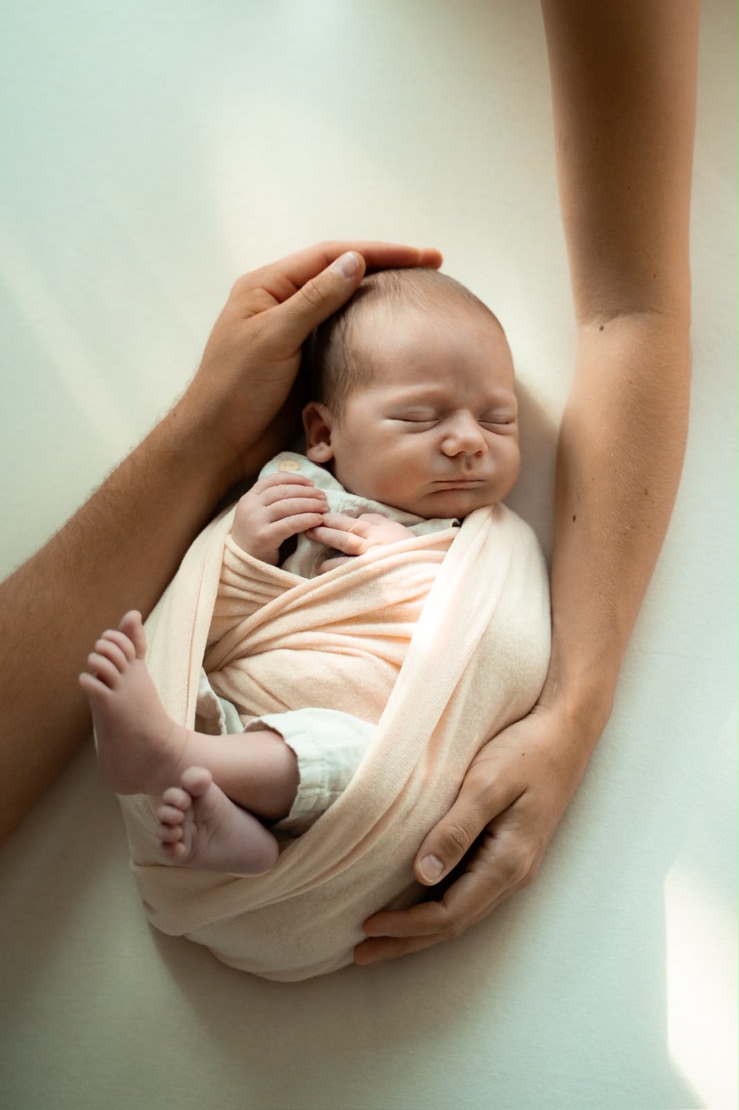 Wann sollte man einen Newbornfotografen buchen?